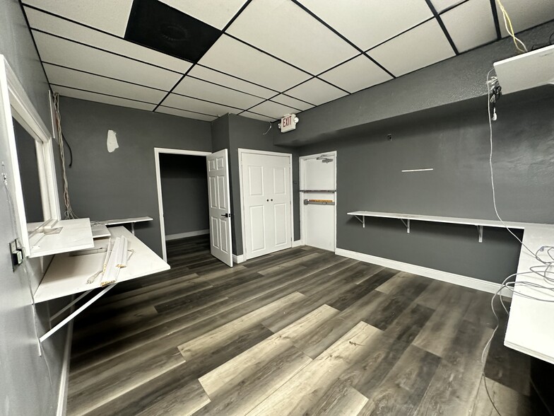 More Photos Of 6514-6516 N 40th St, Tampa Storefront Retail Office For Sale
