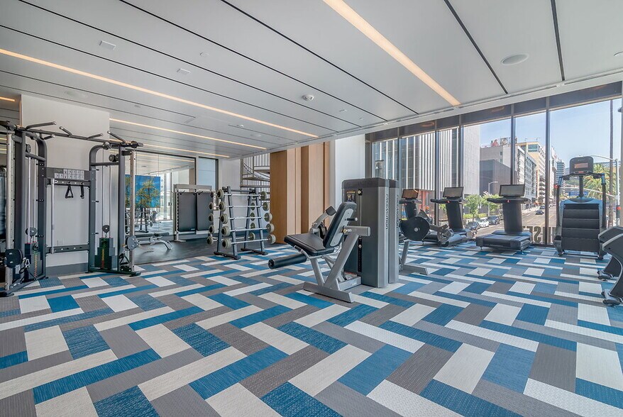 More Photos Of 6240 W Sunset Blvd, Los Angeles Apartments For Lease