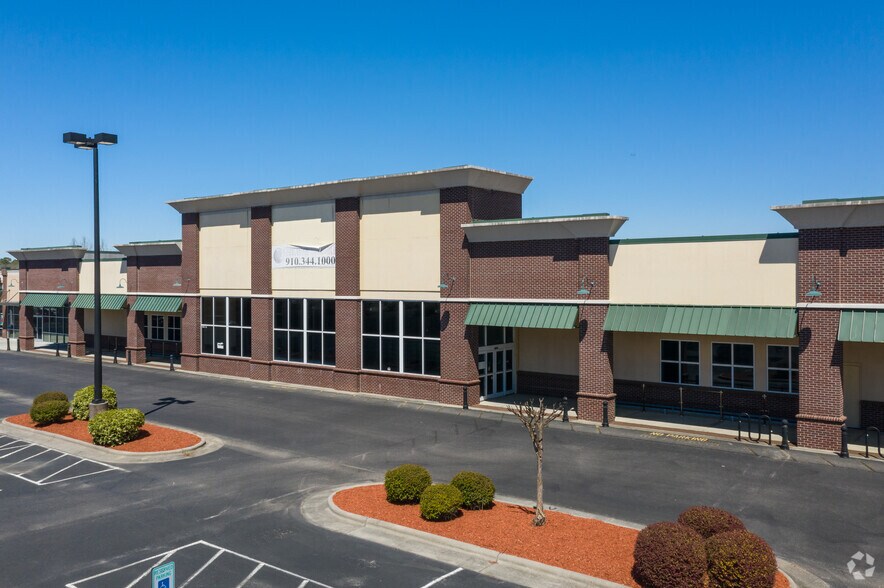 More Photos Of 925 Seaside Rd SW, Ocean Isle Beach General Retail For Lease