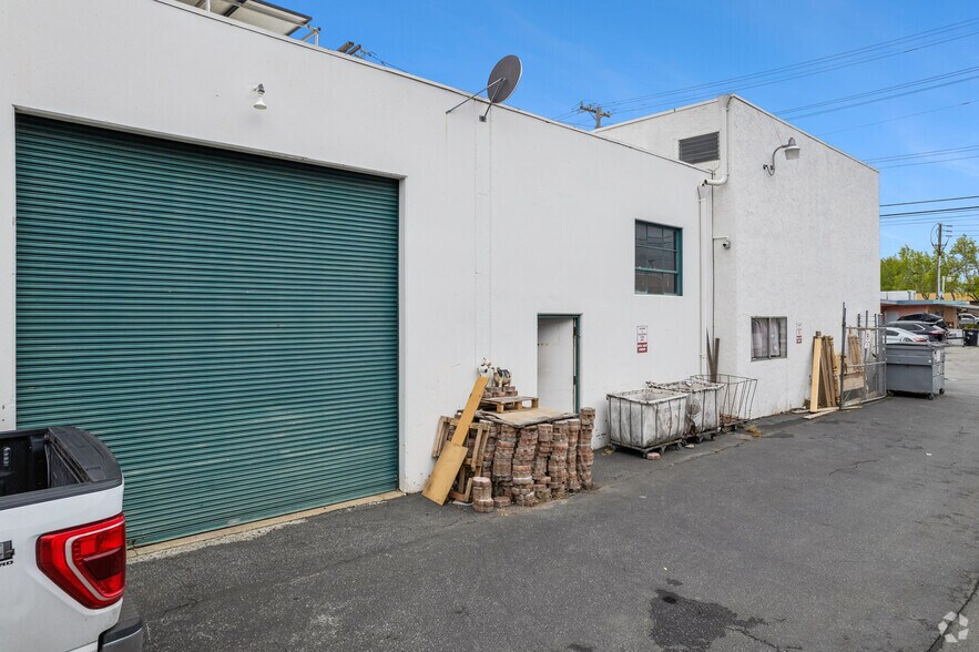 More Photos Of 240 Harbor Blvd, Belmont Manufacturing For Lease