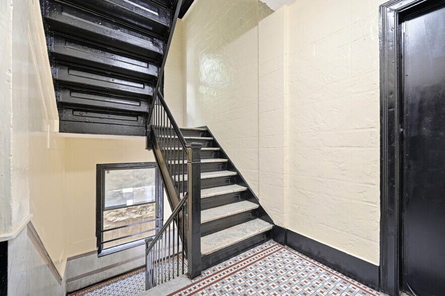 More Photos Of 2 Overlook Ter, Yonkers Apartments For Sale