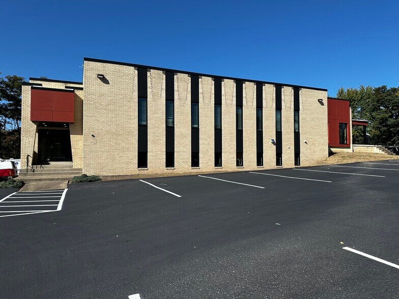 More Photos Of 101 Orchard Dr, Trafford Medical For Lease