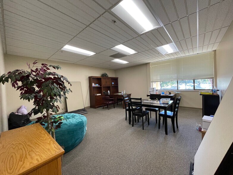 More Photos Of 190 S Orchard Ave, Vacaville Office For Lease