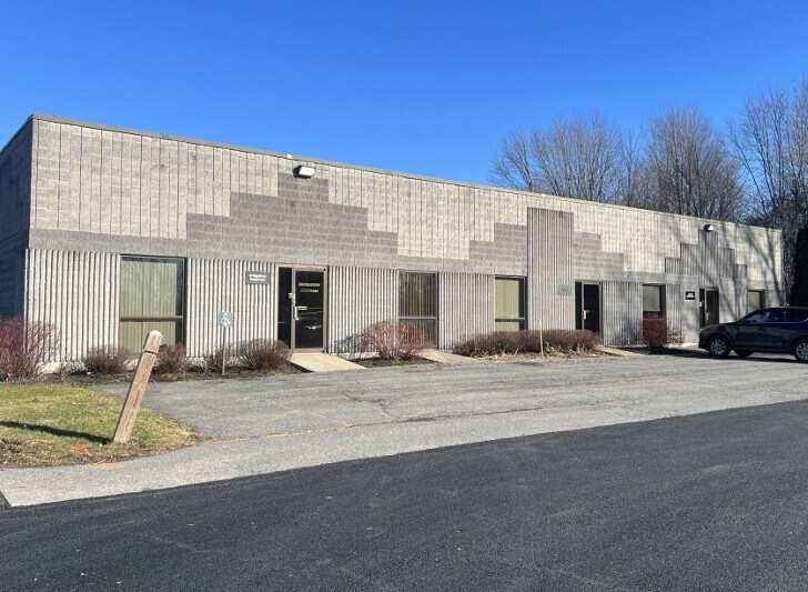 More Photos Of 200 Gateway Park Dr, Syracuse Warehouse For Lease