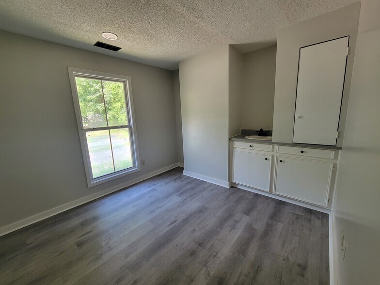 More Photos Of 6226 GA-72 Hwy, Colbert Office For Lease