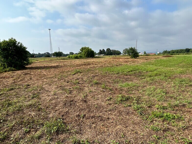 More Photos Of South US Hwy 79/84, Palestine Land For Sale
