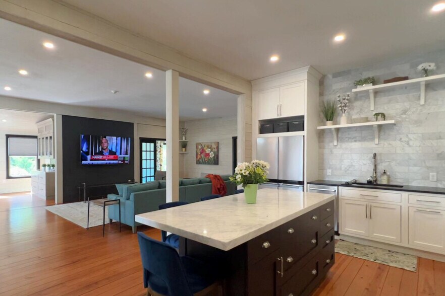 More Photos Of 156 Teaticket Hwy, Falmouth Freestanding For Sale