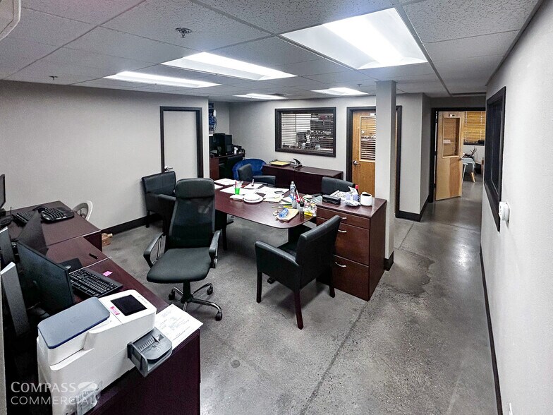 More Photos Of 1260 NE 1st St, Bend Warehouse For Lease