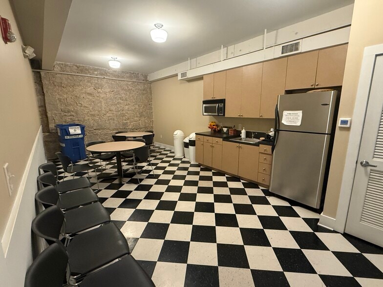 More Photos Of 675 Seminole Ave NE, Atlanta Office For Sale