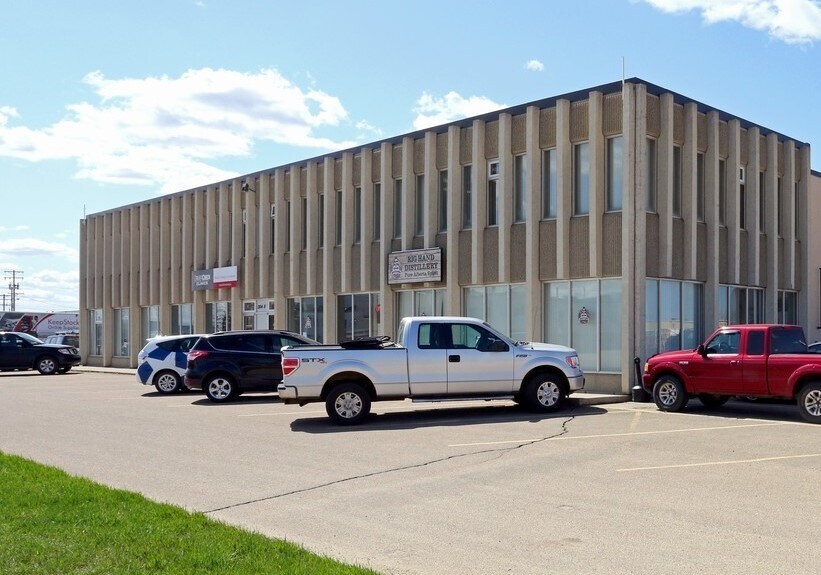 More Photos Of 2104 8th St, Nisku Flex For Sale
