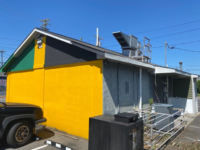 More Photos Of 844 Twenty-Fifth St, Winston-Salem Restaurant For Sale