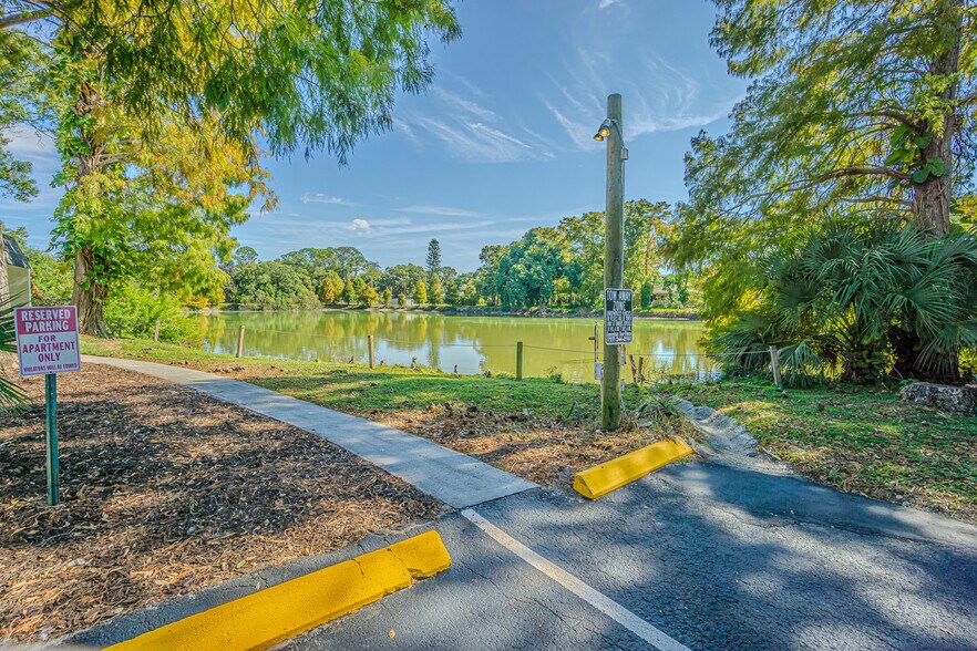 More Photos Of 556-558 Clearwater Largo Rd, Largo Apartments For Lease