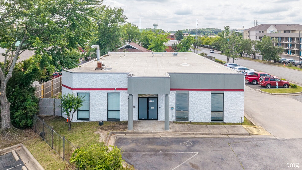 More Photos Of 215 Markham Center Dr, Little Rock Office For Sale
