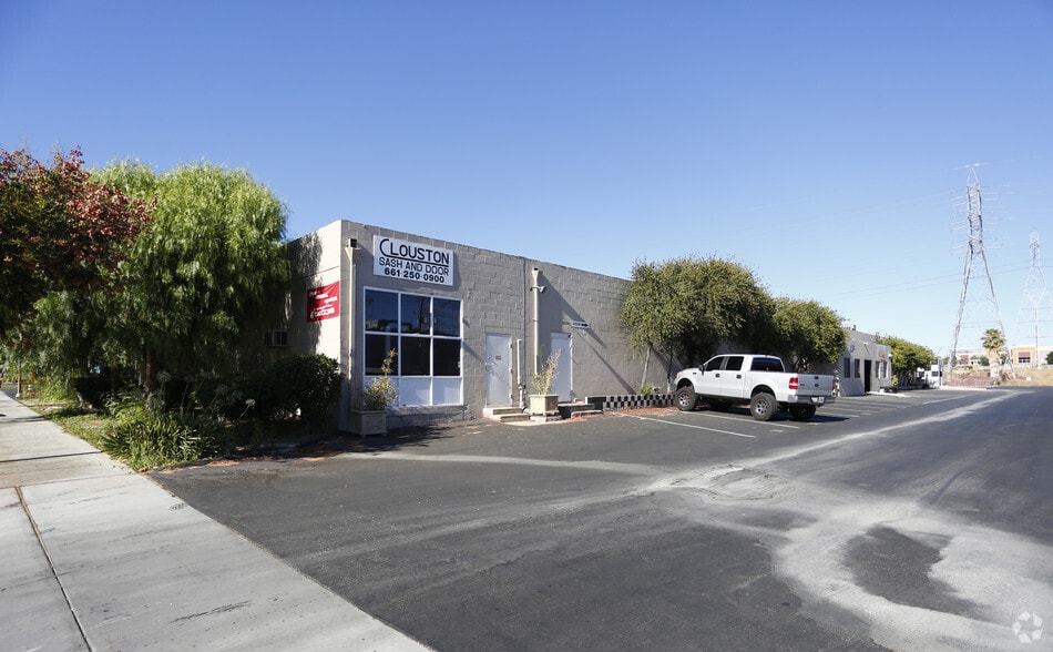 Primary Photo Of 26541 Ruether Ave, Santa Clarita Light Manufacturing For Lease