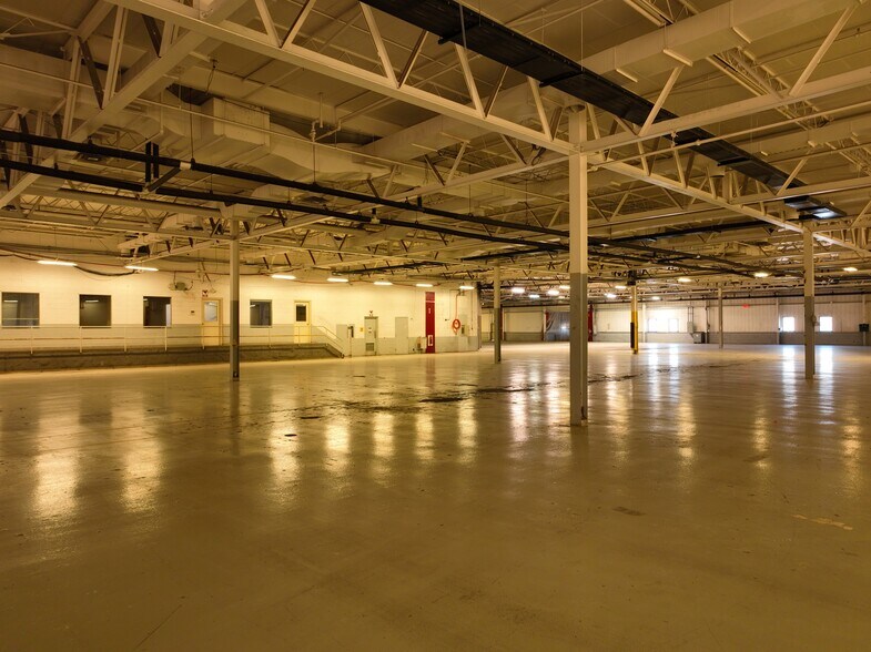 More Photos Of 6400 Monroe Blvd, Taylor Industrial For Sale