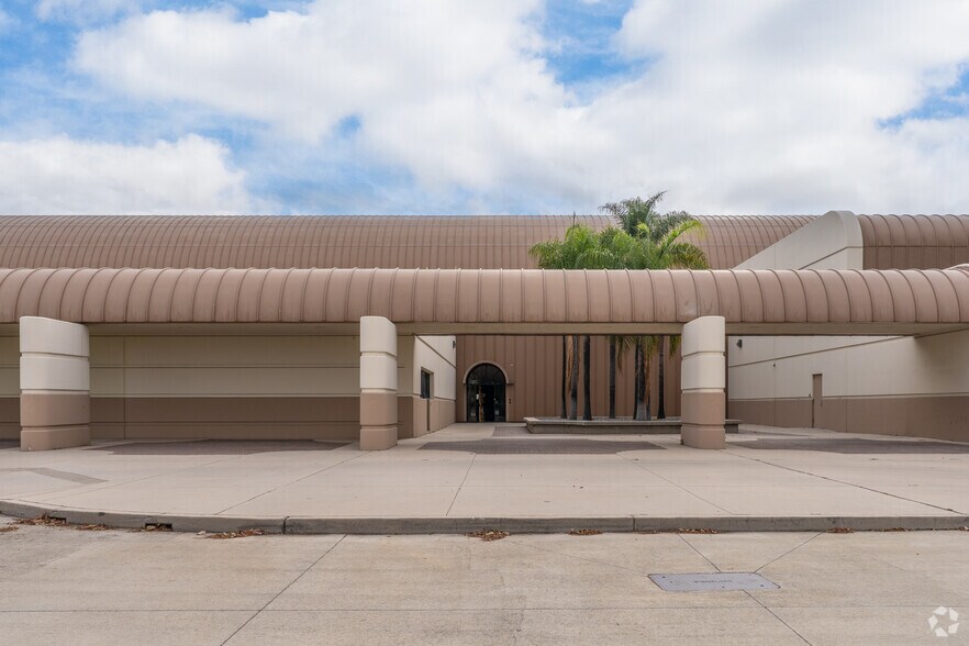 More Photos Of 115 N Del Rosa Dr, San Bernardino Warehouse For Lease