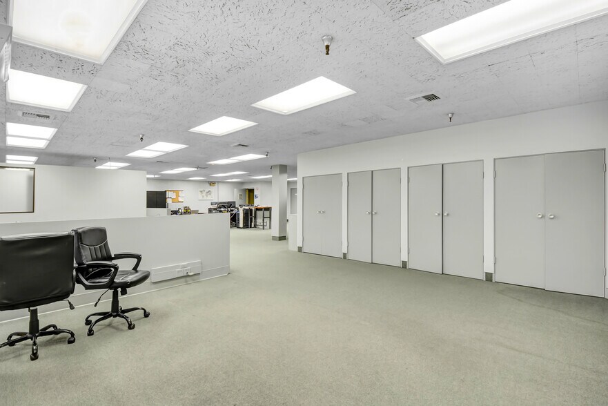 More Photos Of 401 W 4th St, San Bernardino Bank For Sale