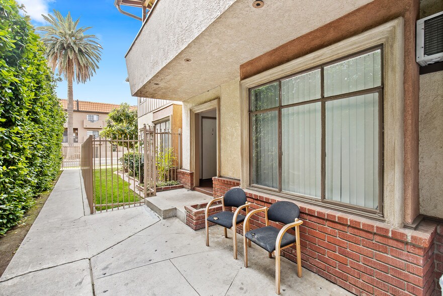 More Photos Of 14643 Friar St, Van Nuys Apartments For Sale