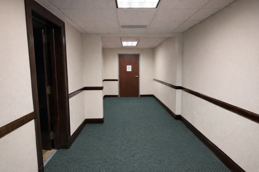 More Photos Of 121 N Main St, Greensburg Office For Lease