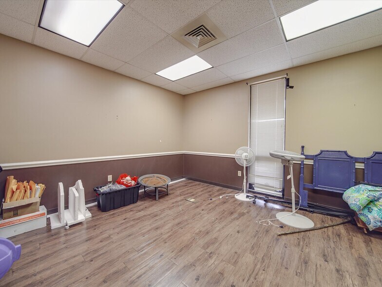 More Photos Of 4400 Republic Ct, Concord Warehouse For Lease