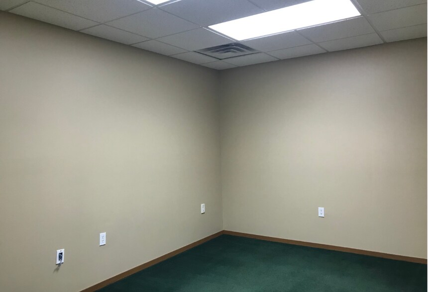More Photos Of 4904 S Minnesota Ave, Sioux Falls Office For Sale