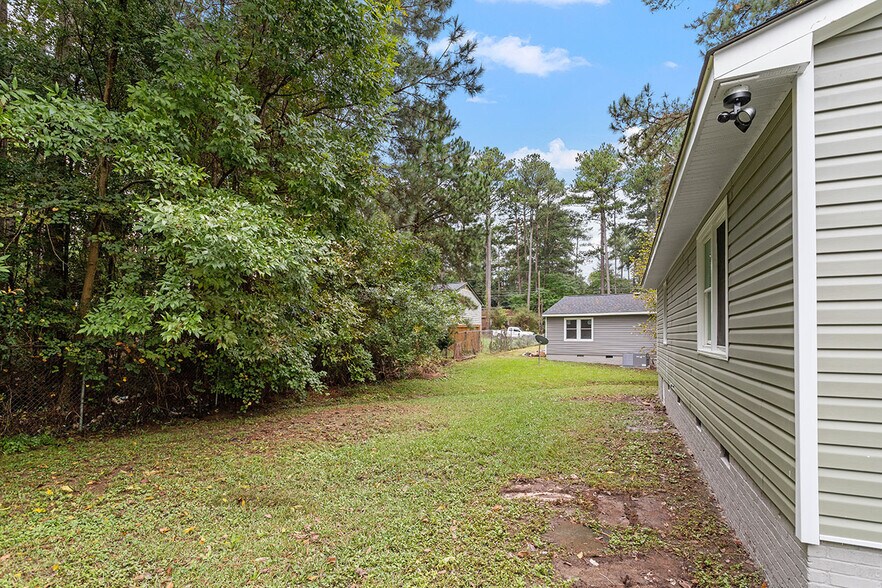 More Photos Of 1213 Freeman Dr, Sanford Apartments For Sale