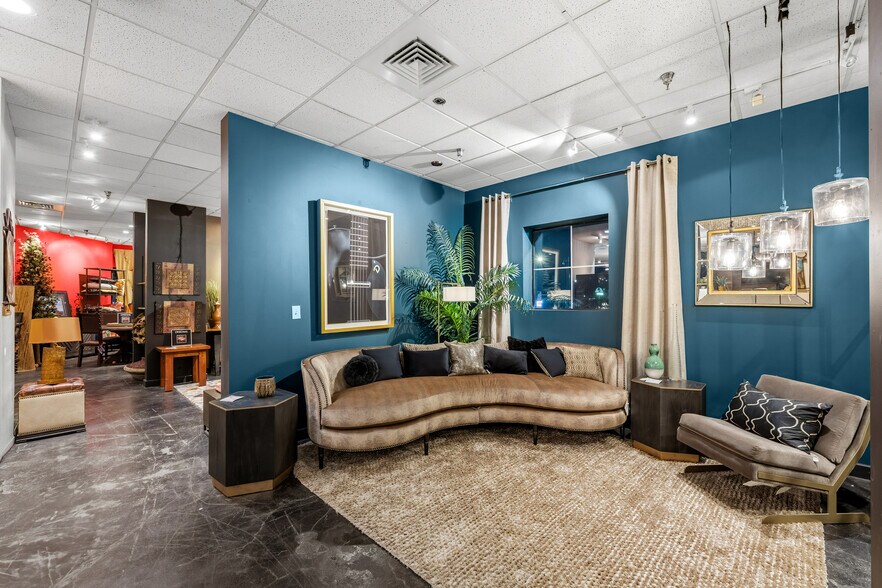 More Photos Of 475 S Broadway St, Denver Freestanding For Sale