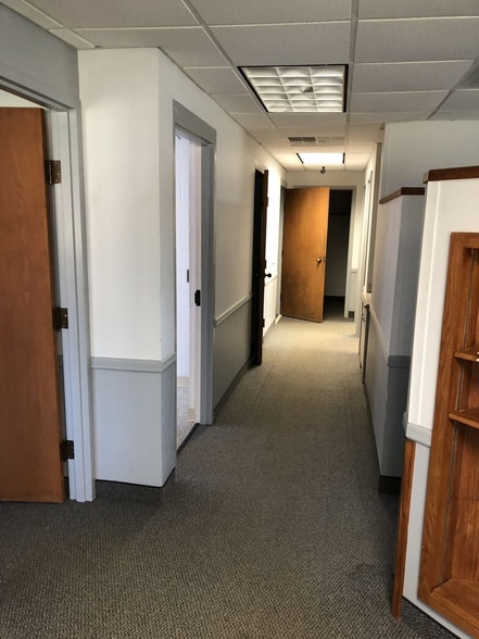 More Photos Of 2122 E Hemphill Rd, Burton Warehouse For Sale