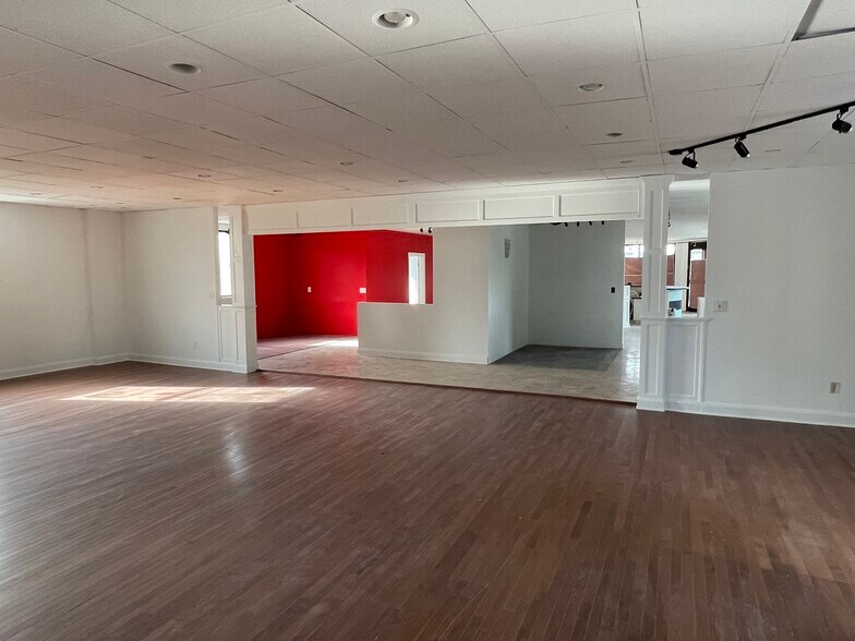 More Photos Of 535 Northern Ave, Hagerstown Showroom For Lease