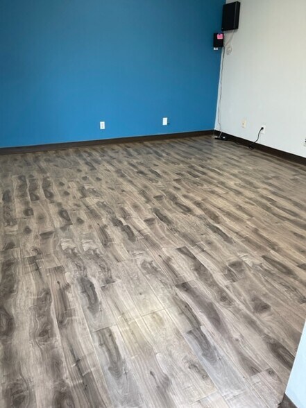 More Photos Of 1702 S State Highway 121, Lewisville Self Storage For Lease