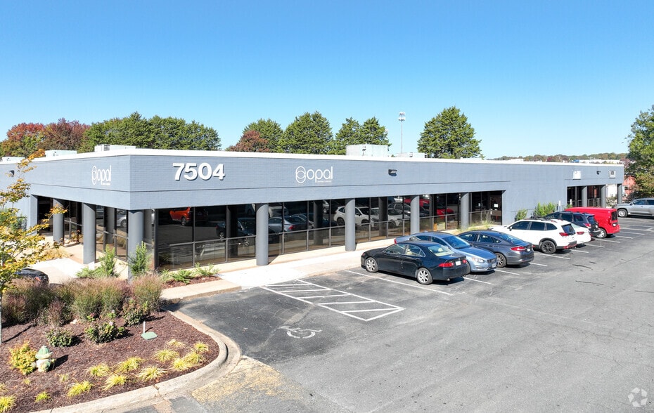 More Photos Of 7500 E Independence Blvd, Charlotte Unknown For Lease