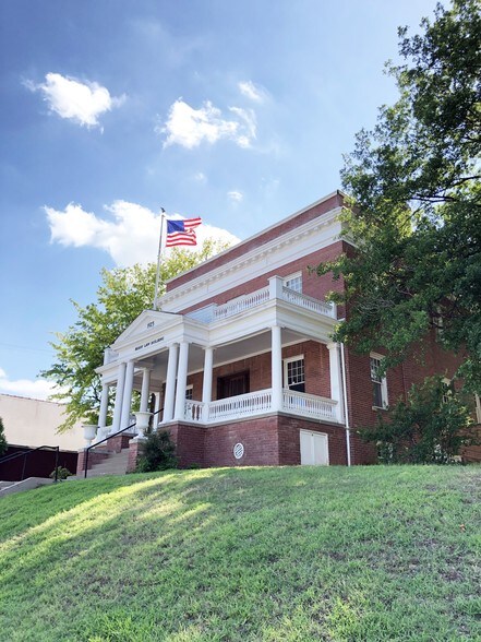 More Photos Of 1923 N Classen Blvd, Oklahoma City Office For Sale
