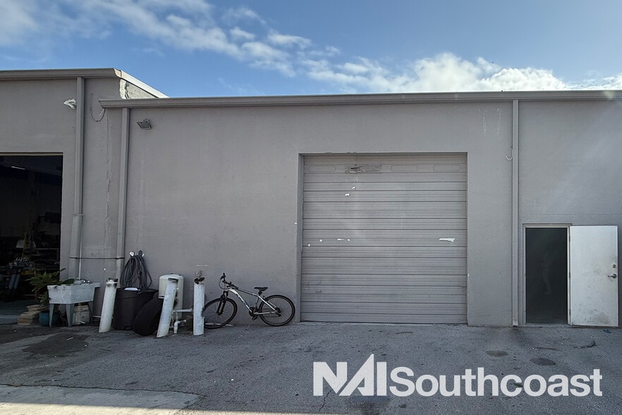 More Photos Of 3700-3758 SE Dixie Hwy, Stuart General Retail For Lease