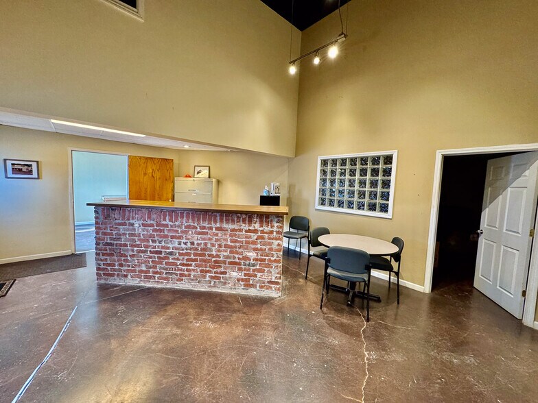 More Photos Of 1234 Brittain Rd, Akron Warehouse For Sale