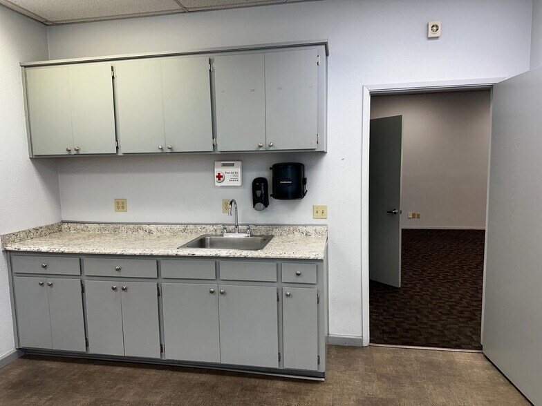 More Photos Of 2592 Notre Dame Blvd, Chico Office For Lease