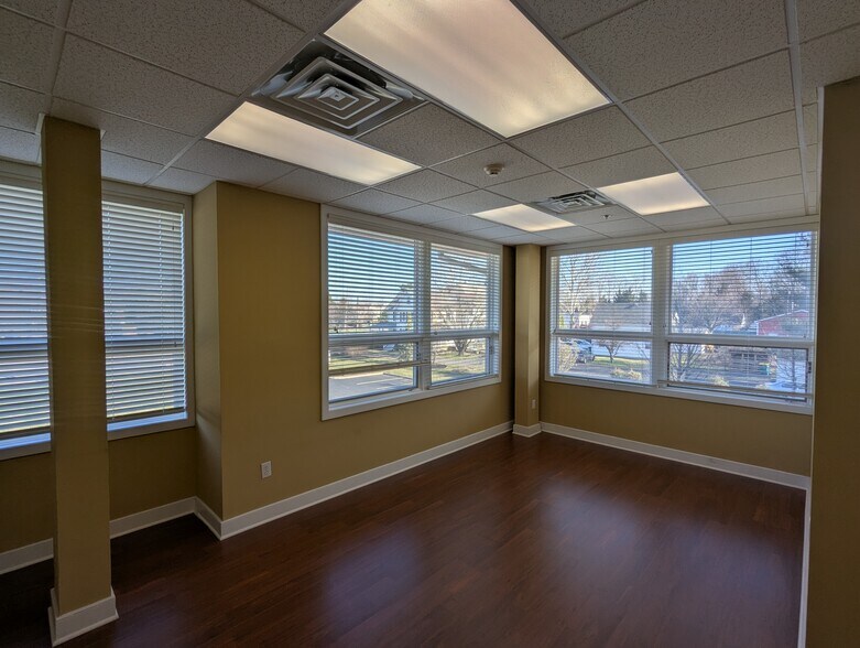 More Photos Of 1243 Easton Rd, Warrington Unknown For Lease