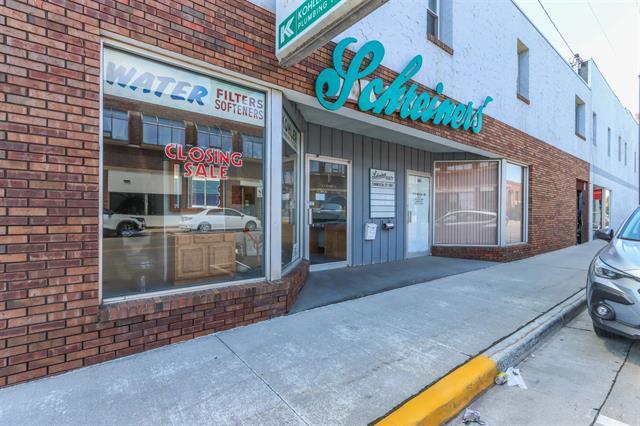 More Photos Of 401-405 S Central Ave, Marshfield Storefront For Sale