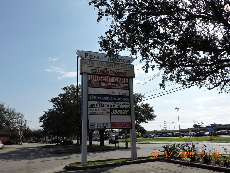 More Photos Of 5560 Gulfton Dr, Houston General Retail For Sale