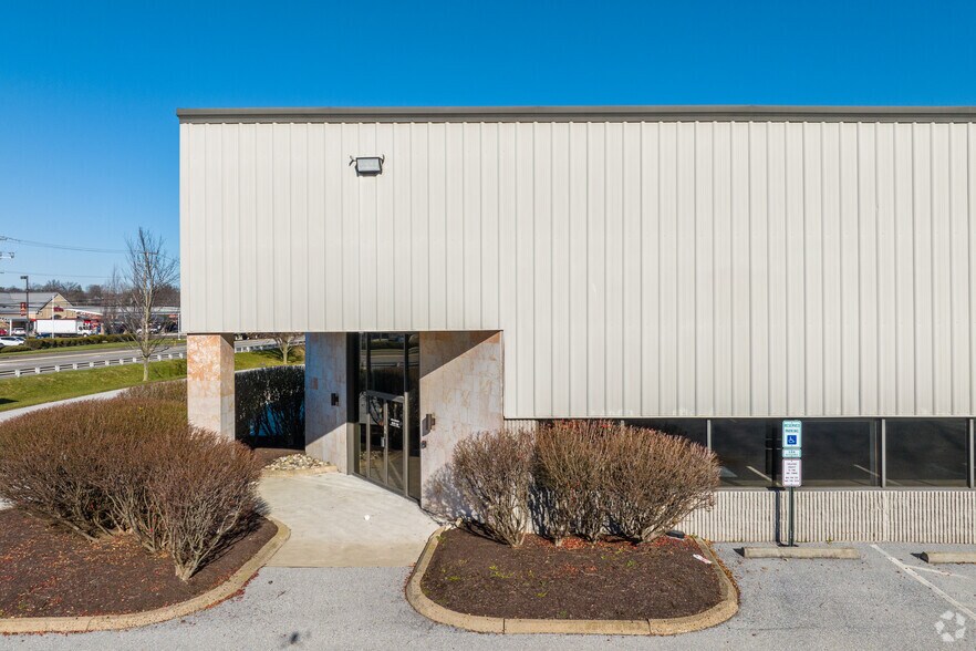 More Photos Of 2564 Boulevard of the Generals, Norristown Light Distribution For Lease