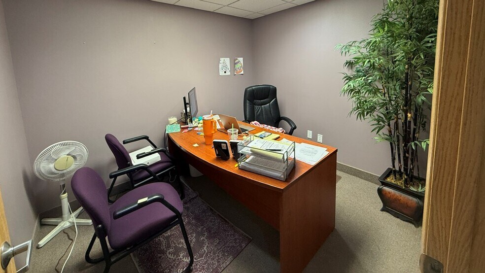 More Photos Of 300 S Okanogan Ave, Wenatchee Office For Lease
