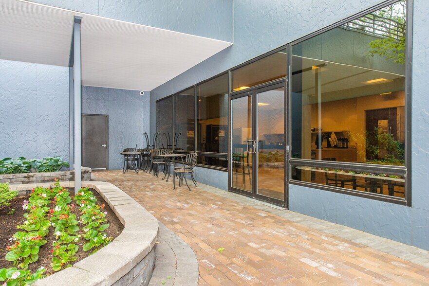 More Photos Of 95 Chestnut Ridge Rd, Montvale Office For Sale