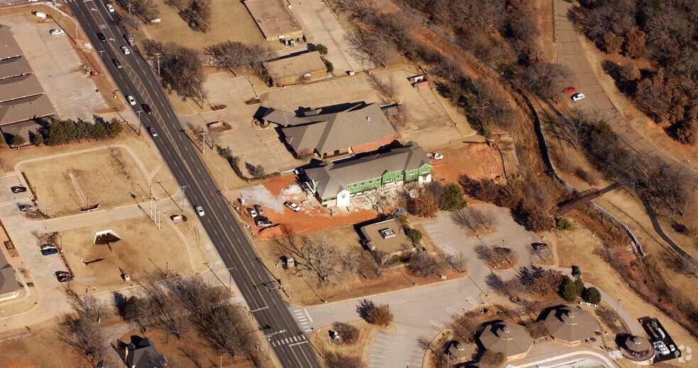 More Photos Of 1008 S Bryant Ave, Edmond Office For Lease