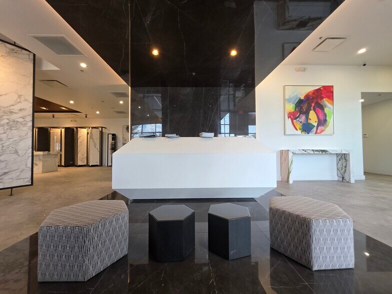 More Photos Of 1010 Crews Commerce Dr, Orlando Distribution For Lease