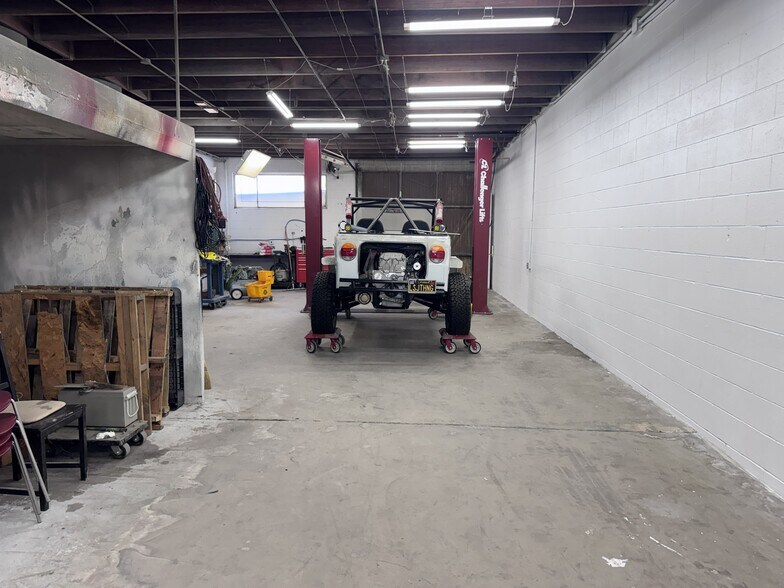 More Photos Of 225 E Redondo Beach Blvd, Gardena Industrial For Sale