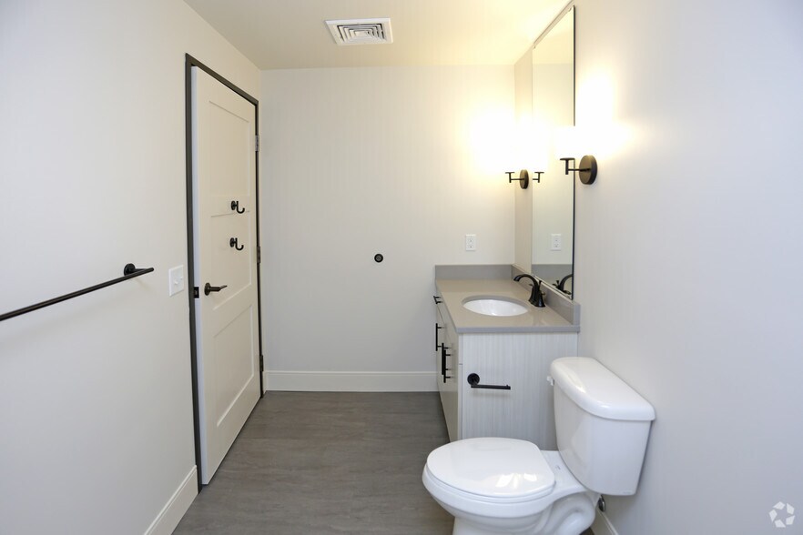 More Photos Of 323 State St, La Crosse Apartments For Sale