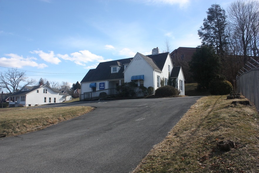 More Photos Of 534 N Main St, Marion Office Residential For Sale