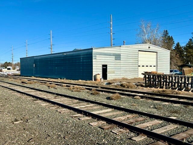 More Photos Of 412 E Railroad Ave N, Manhattan Warehouse For Sale