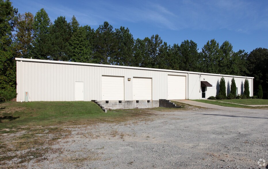 More Photos Of 39 English Rd, Rocky Mount Light Distribution For Lease