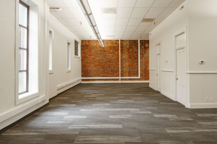 More Photos Of 222-228 NW Davis, Portland Office For Lease