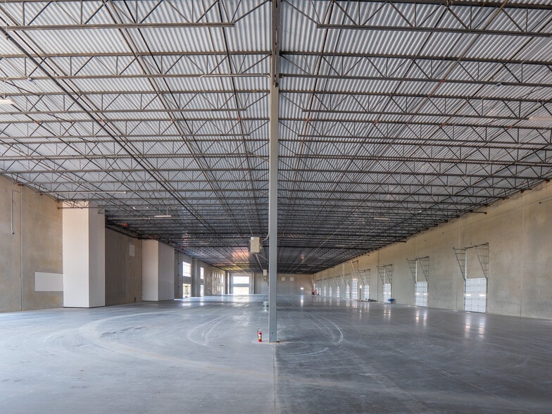 More Photos Of 1901 Industrial Dr, Taylor Warehouse For Lease
